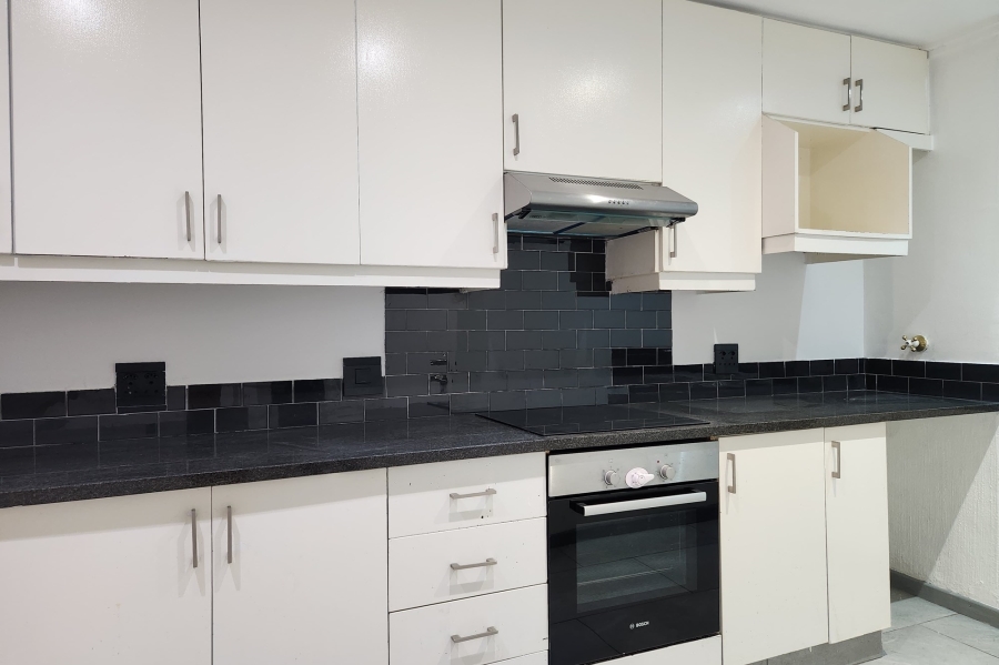 3 Bedroom Property for Sale in Strathavon Gauteng