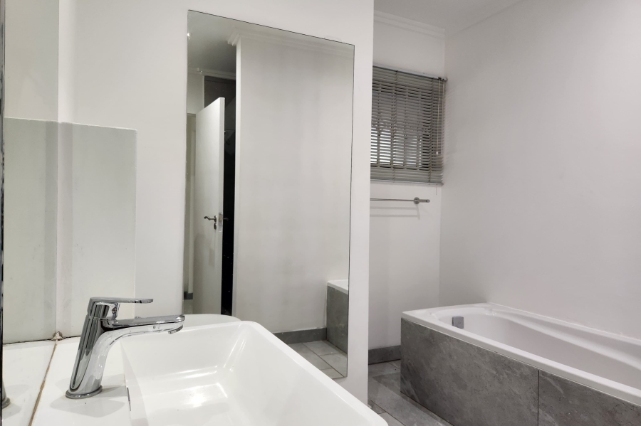 3 Bedroom Property for Sale in Strathavon Gauteng