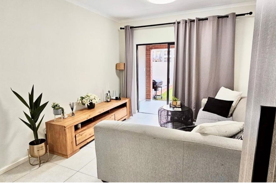 To Let 2 Bedroom Property for Rent in North Riding Gauteng