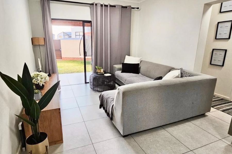 To Let 2 Bedroom Property for Rent in North Riding Gauteng
