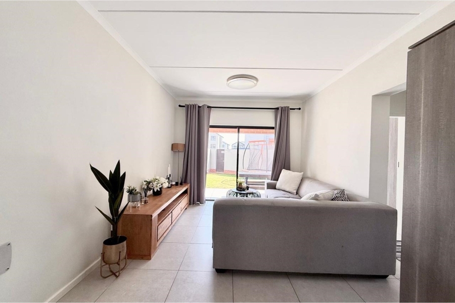 To Let 2 Bedroom Property for Rent in North Riding Gauteng