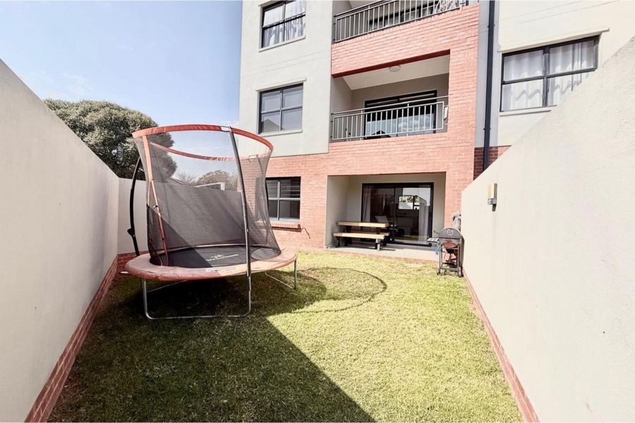 To Let 2 Bedroom Property for Rent in North Riding Gauteng
