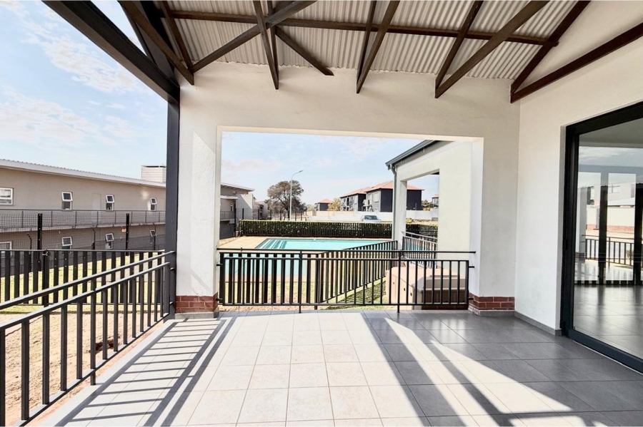 To Let 2 Bedroom Property for Rent in North Riding Gauteng