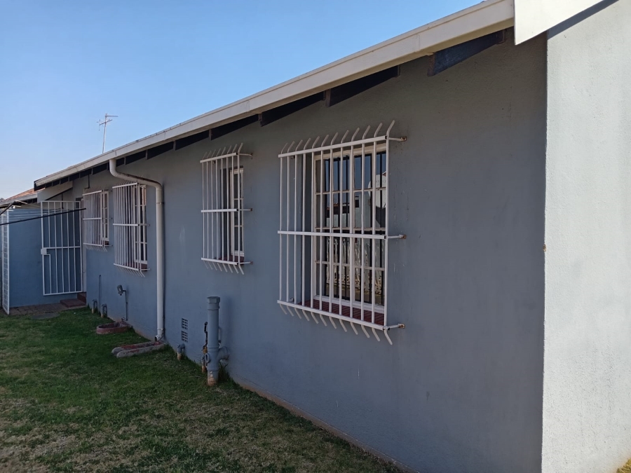 3 Bedroom Property for Sale in Roodepoort West Gauteng