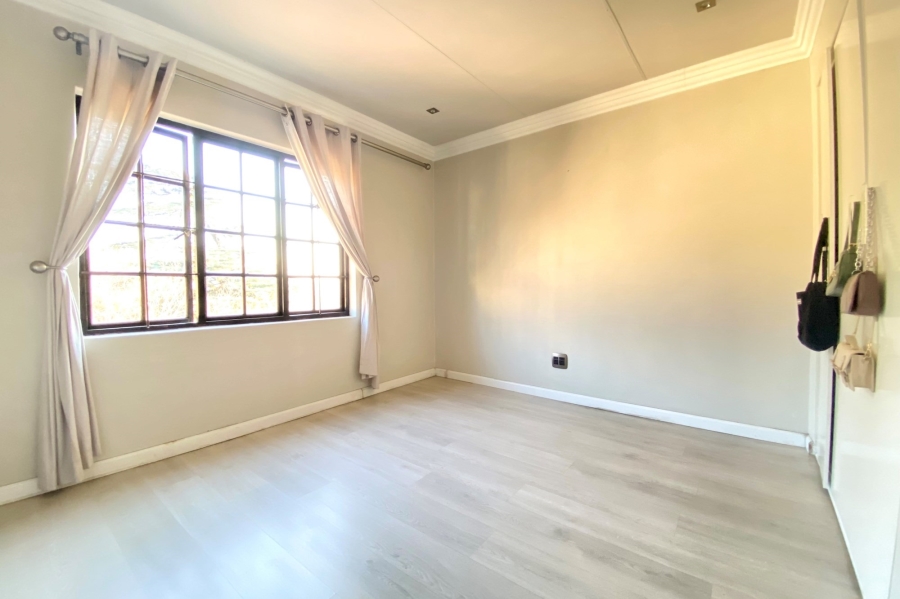 1 Bedroom Property for Sale in Morningside Hills Gauteng