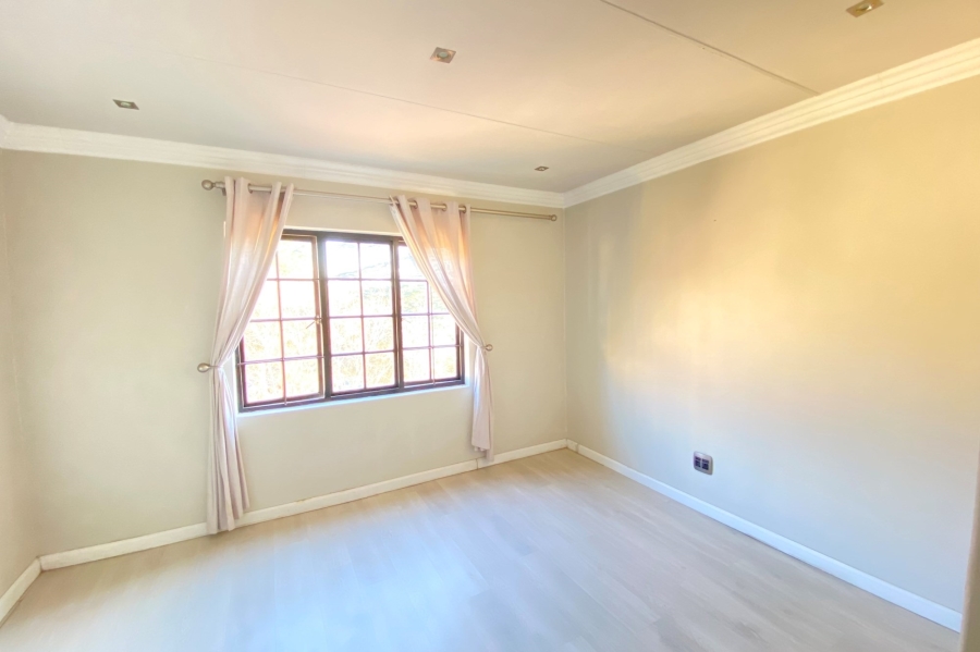 1 Bedroom Property for Sale in Morningside Hills Gauteng
