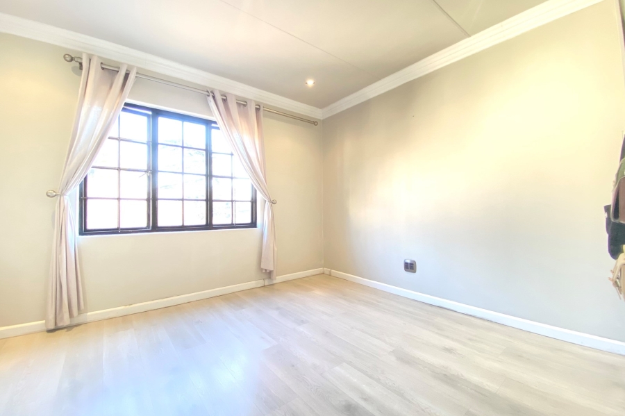 1 Bedroom Property for Sale in Morningside Hills Gauteng