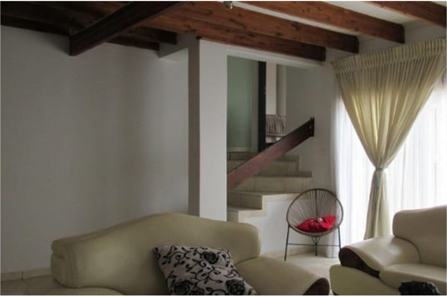 5 Bedroom Property for Sale in Kloofendal Gauteng
