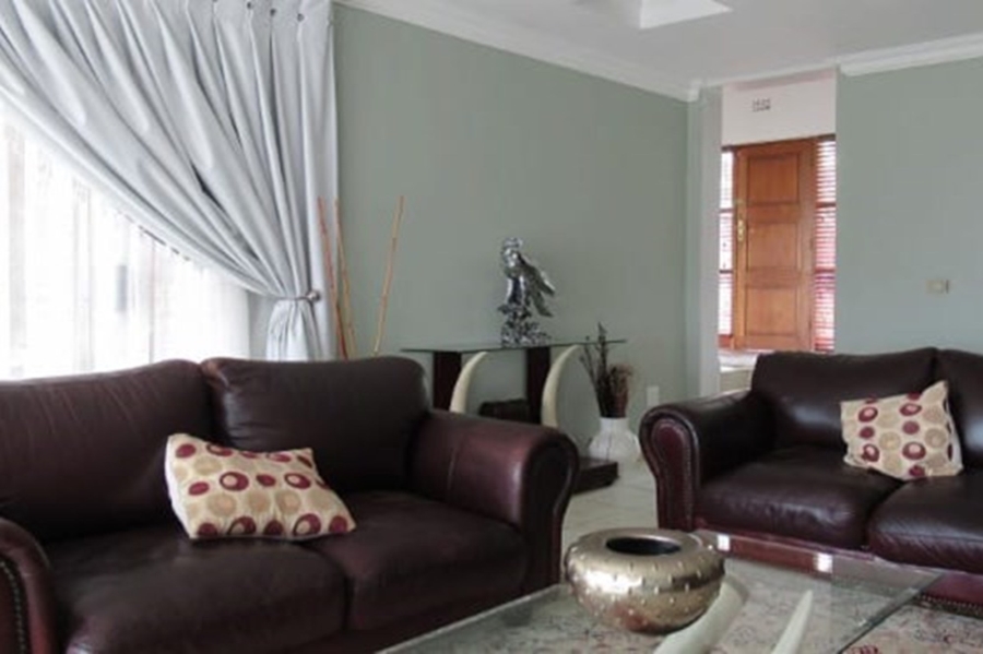 5 Bedroom Property for Sale in Kloofendal Gauteng