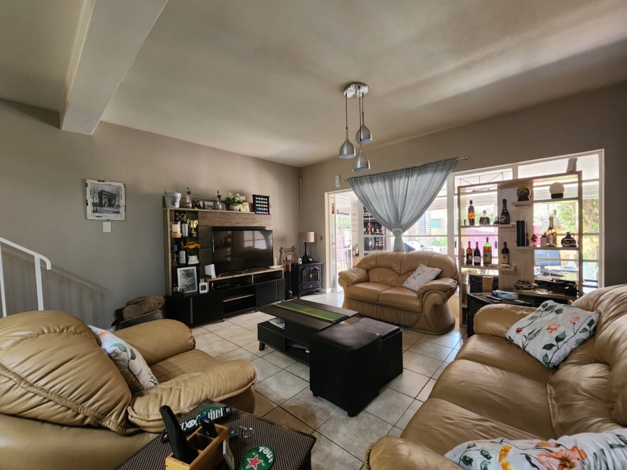 2 Bedroom Property for Sale in Three Rivers Gauteng