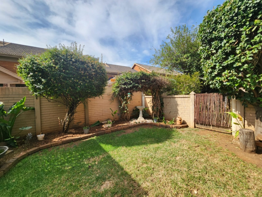 2 Bedroom Property for Sale in Three Rivers Gauteng