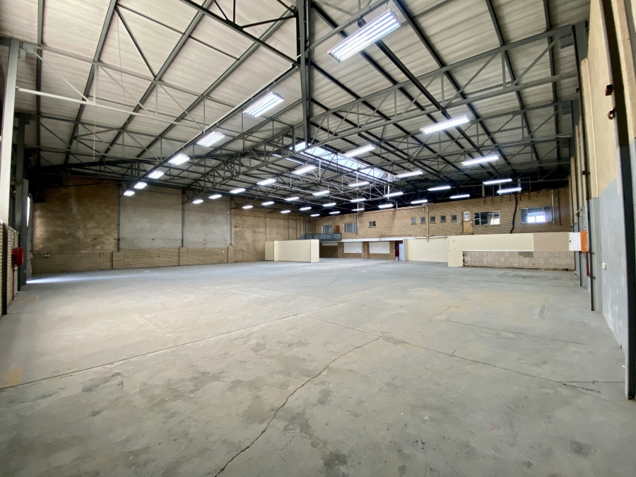 To Let commercial Property for Rent in Randjespark Gauteng
