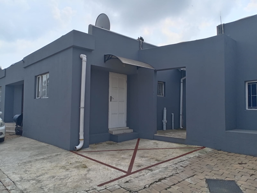To Let 3 Bedroom Property for Rent in Buccleuch Gauteng