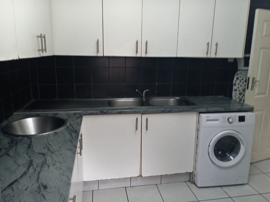 To Let 3 Bedroom Property for Rent in Buccleuch Gauteng