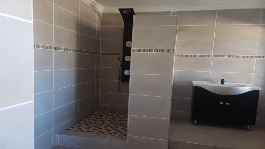 4 Bedroom Property for Sale in Helderstrome AH Gauteng