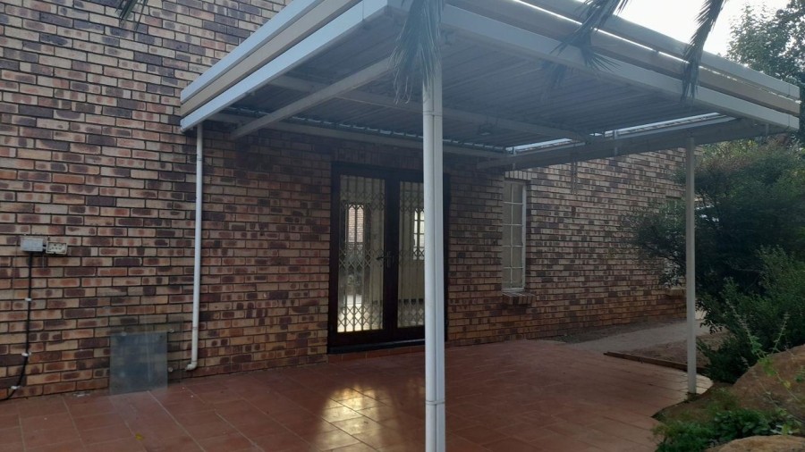 3 Bedroom Property for Sale in Ridgeway Gauteng