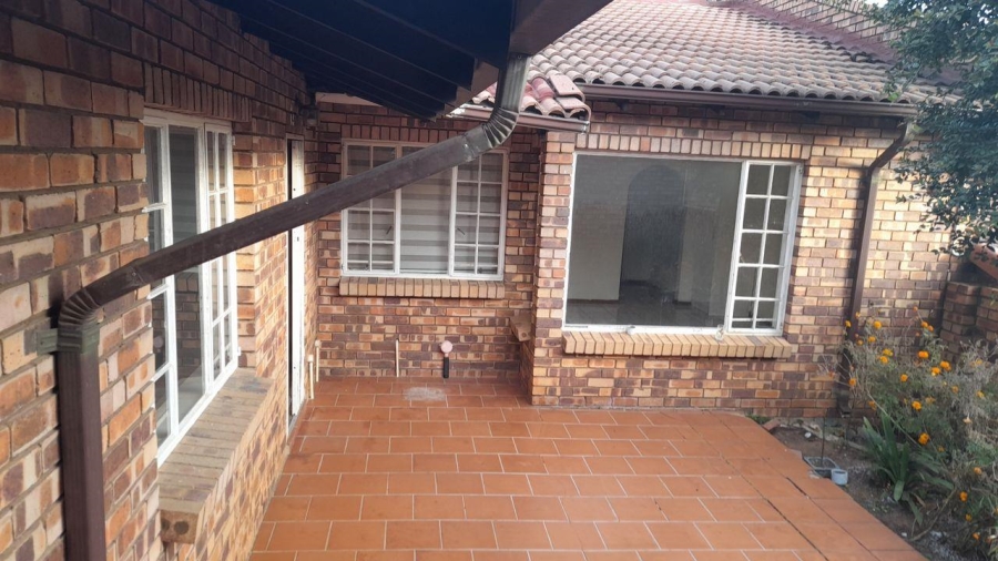 3 Bedroom Property for Sale in Ridgeway Gauteng