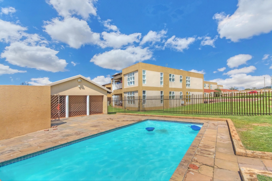 2 Bedroom Property for Sale in Mondeor Gauteng