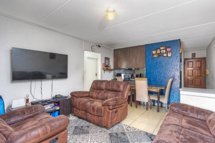 2 Bedroom Property for Sale in Mondeor Gauteng