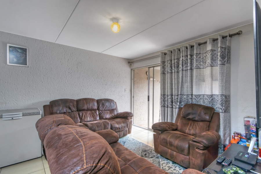 2 Bedroom Property for Sale in Mondeor Gauteng