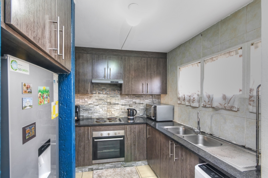 2 Bedroom Property for Sale in Mondeor Gauteng