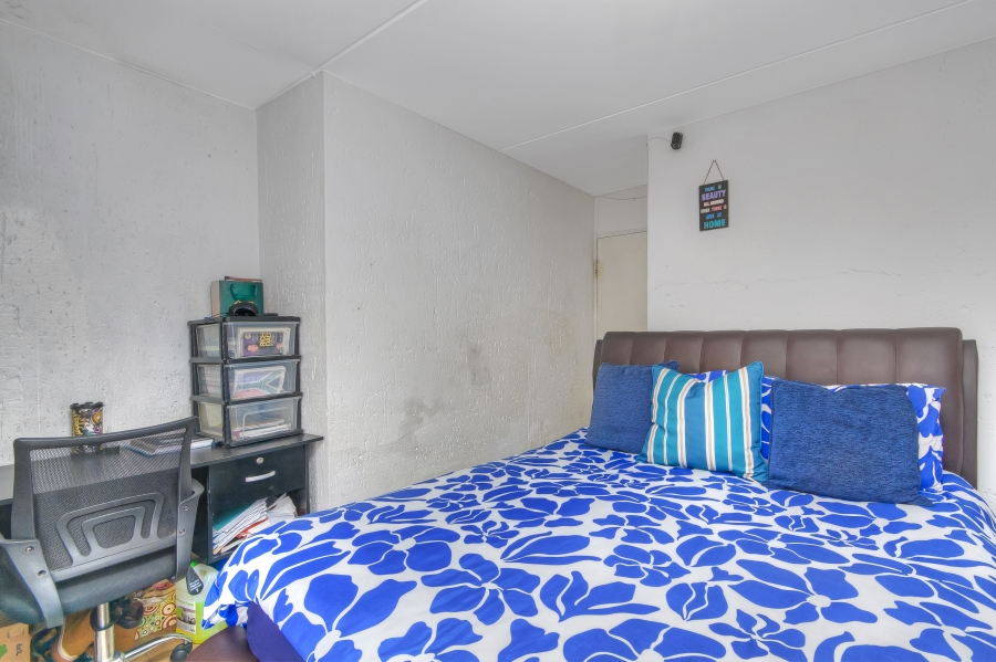 2 Bedroom Property for Sale in Mondeor Gauteng