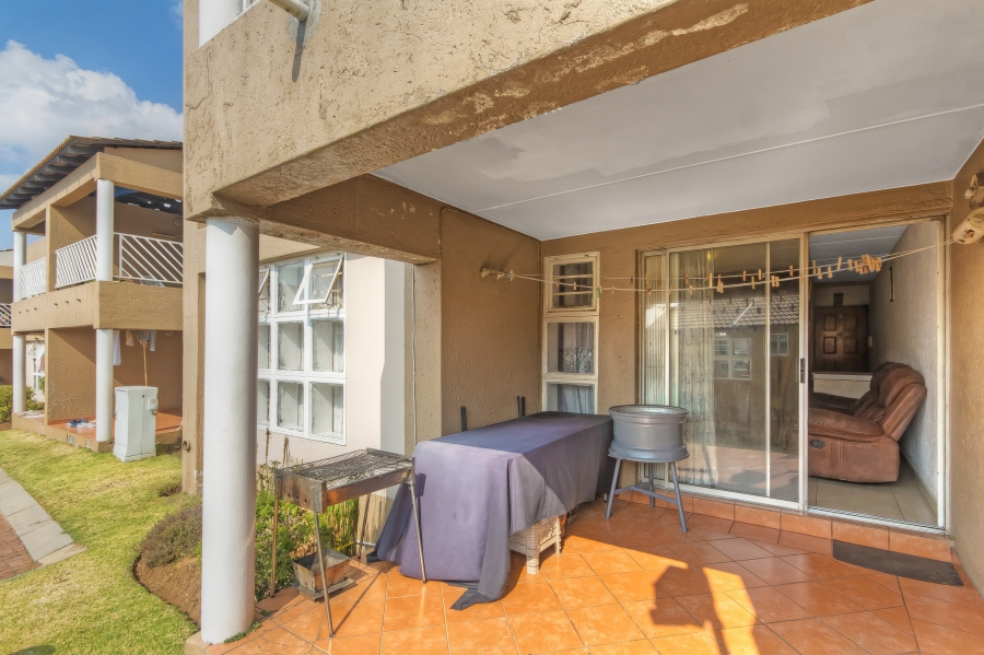 2 Bedroom Property for Sale in Mondeor Gauteng