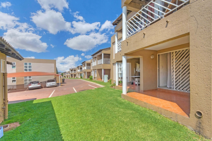 2 Bedroom Property for Sale in Mondeor Gauteng