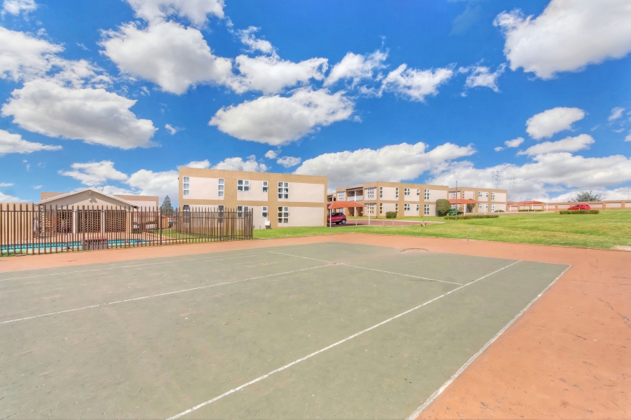 2 Bedroom Property for Sale in Mondeor Gauteng