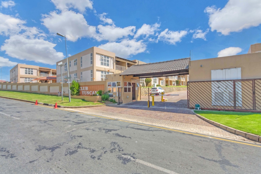 2 Bedroom Property for Sale in Mondeor Gauteng