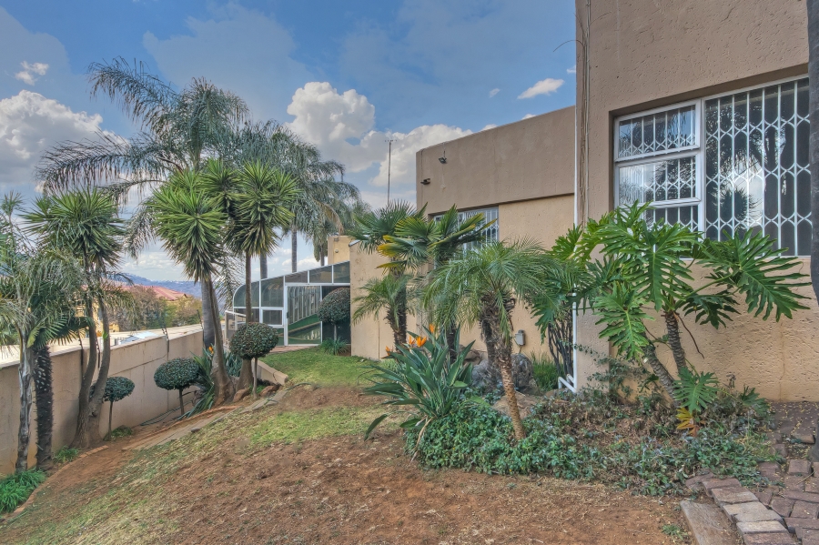 4 Bedroom Property for Sale in Bassonia Gauteng