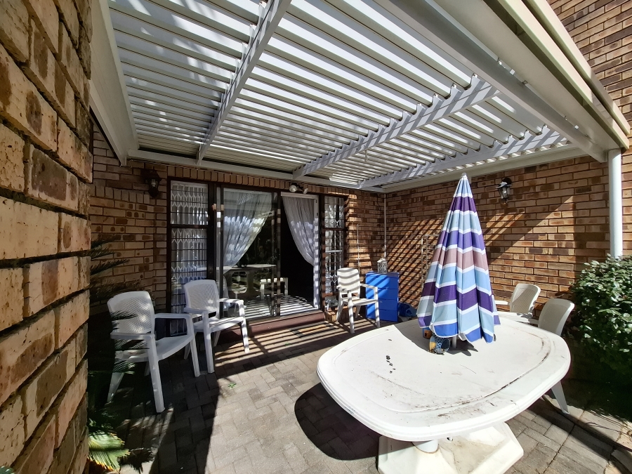 2 Bedroom Property for Sale in Garsfontein Gauteng