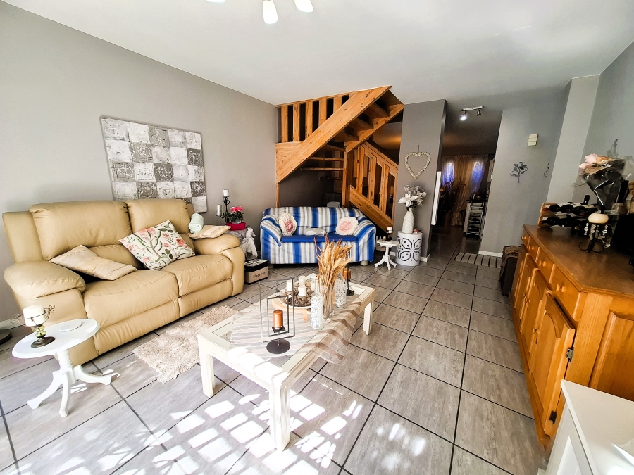 2 Bedroom Property for Sale in Garsfontein Gauteng