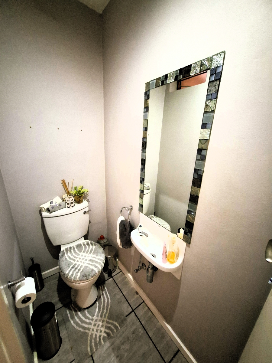 2 Bedroom Property for Sale in Garsfontein Gauteng