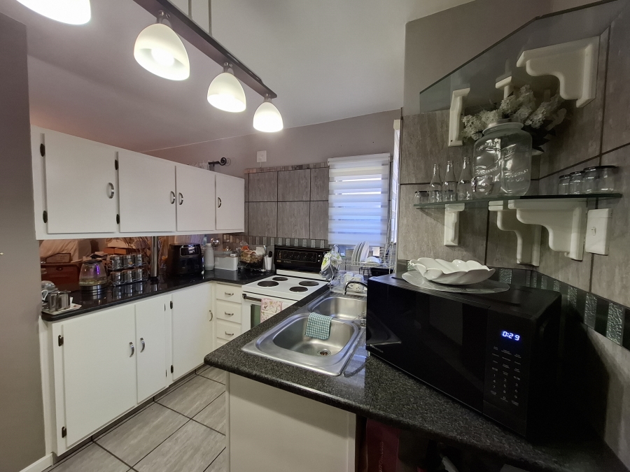 2 Bedroom Property for Sale in Garsfontein Gauteng