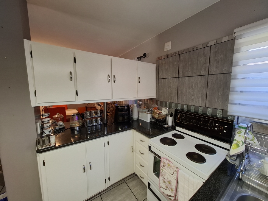 2 Bedroom Property for Sale in Garsfontein Gauteng