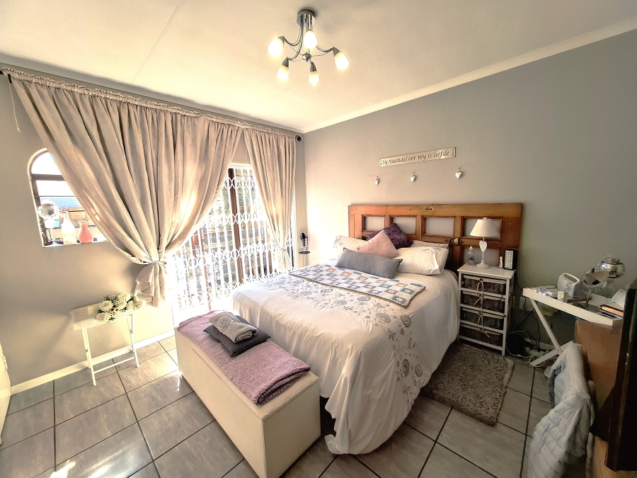 2 Bedroom Property for Sale in Garsfontein Gauteng