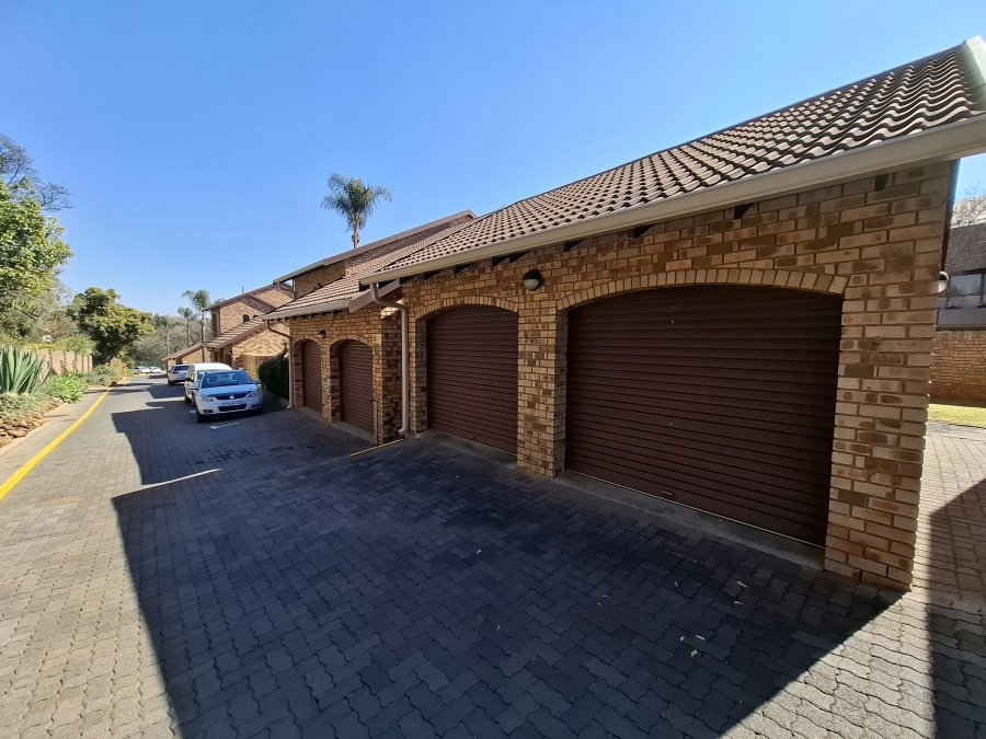 2 Bedroom Property for Sale in Garsfontein Gauteng