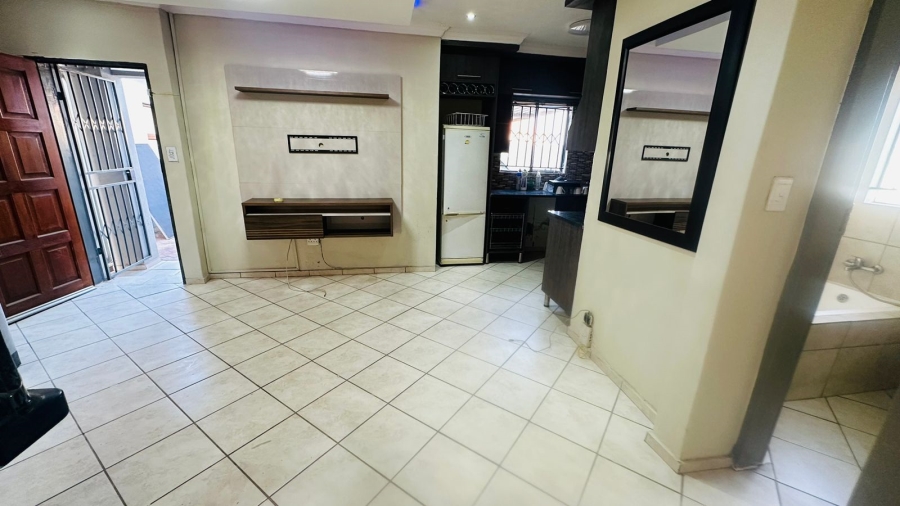 To Let 3 Bedroom Property for Rent in Blue Hills Gauteng