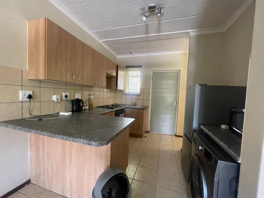 2 Bedroom Property for Sale in Noordwyk Gauteng