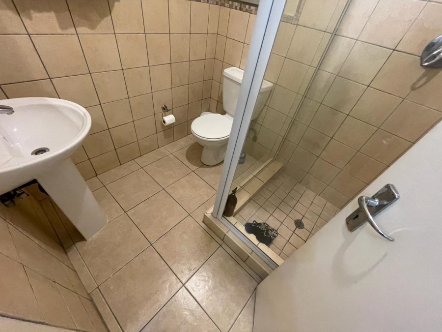2 Bedroom Property for Sale in Noordwyk Gauteng
