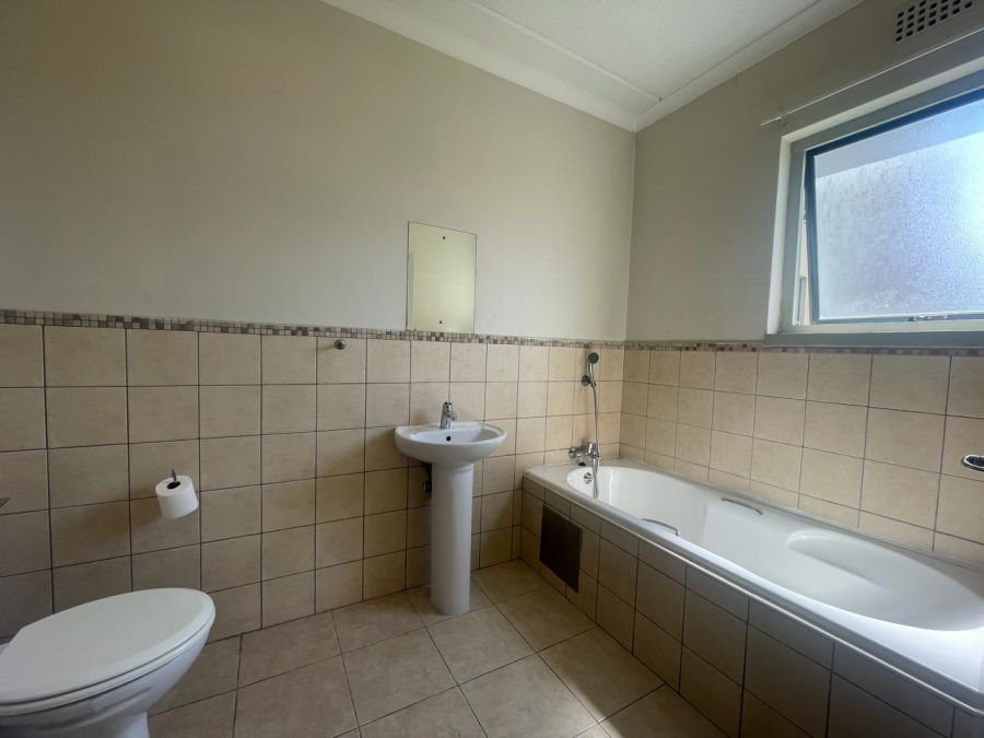 2 Bedroom Property for Sale in Noordwyk Gauteng