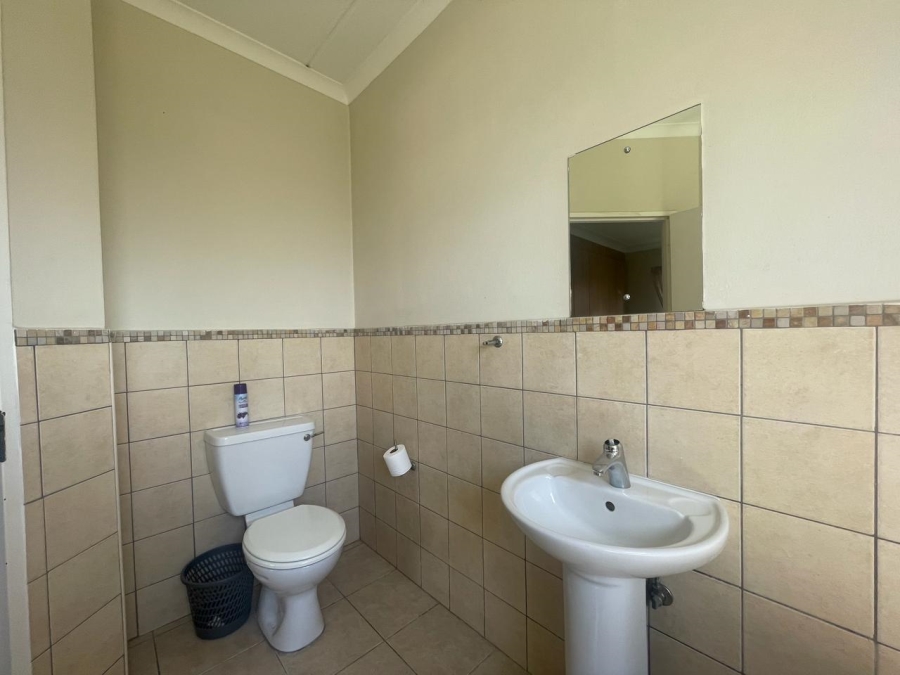 2 Bedroom Property for Sale in Noordwyk Gauteng