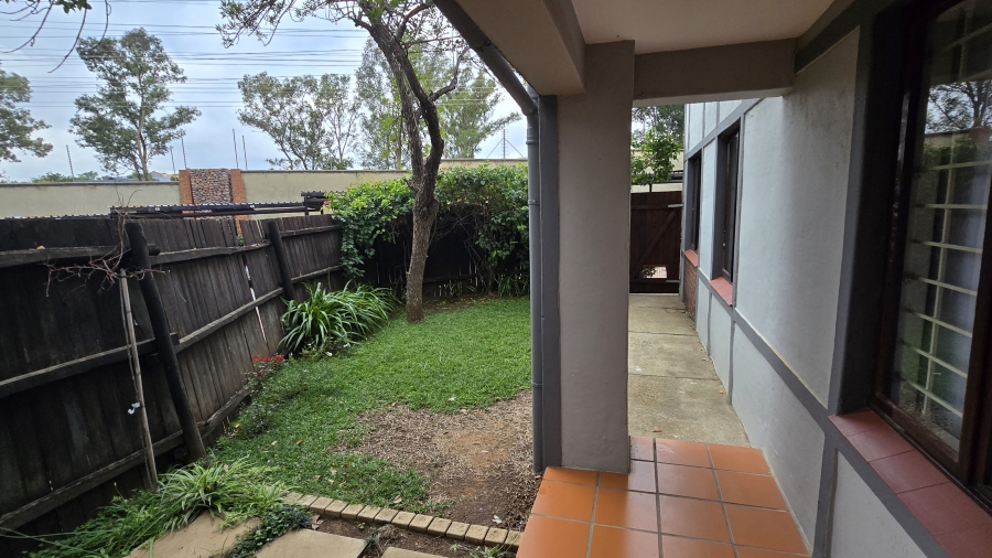 To Let 2 Bedroom Property for Rent in Sunninghill Gauteng