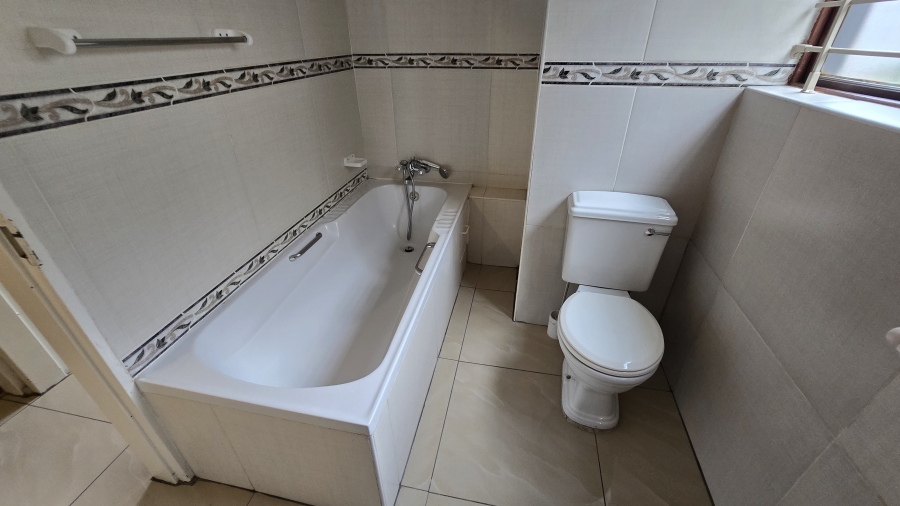 To Let 2 Bedroom Property for Rent in Sunninghill Gauteng