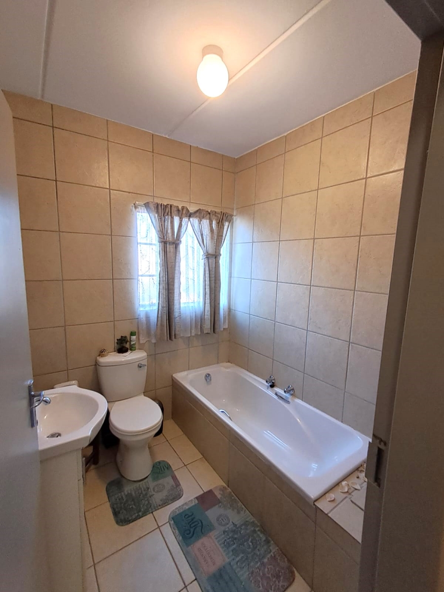 2 Bedroom Property for Sale in North Riding Gauteng