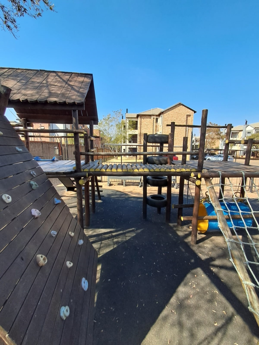2 Bedroom Property for Sale in North Riding Gauteng