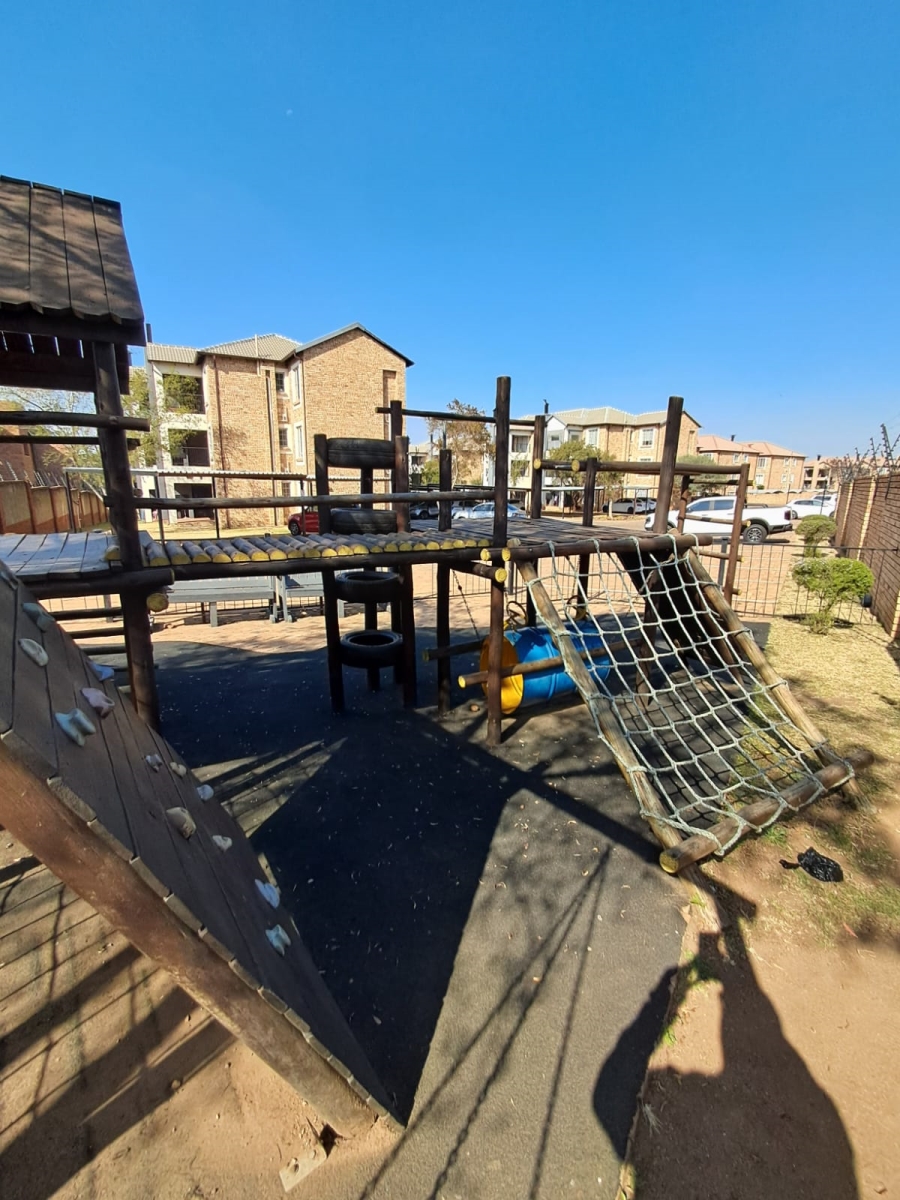2 Bedroom Property for Sale in North Riding Gauteng