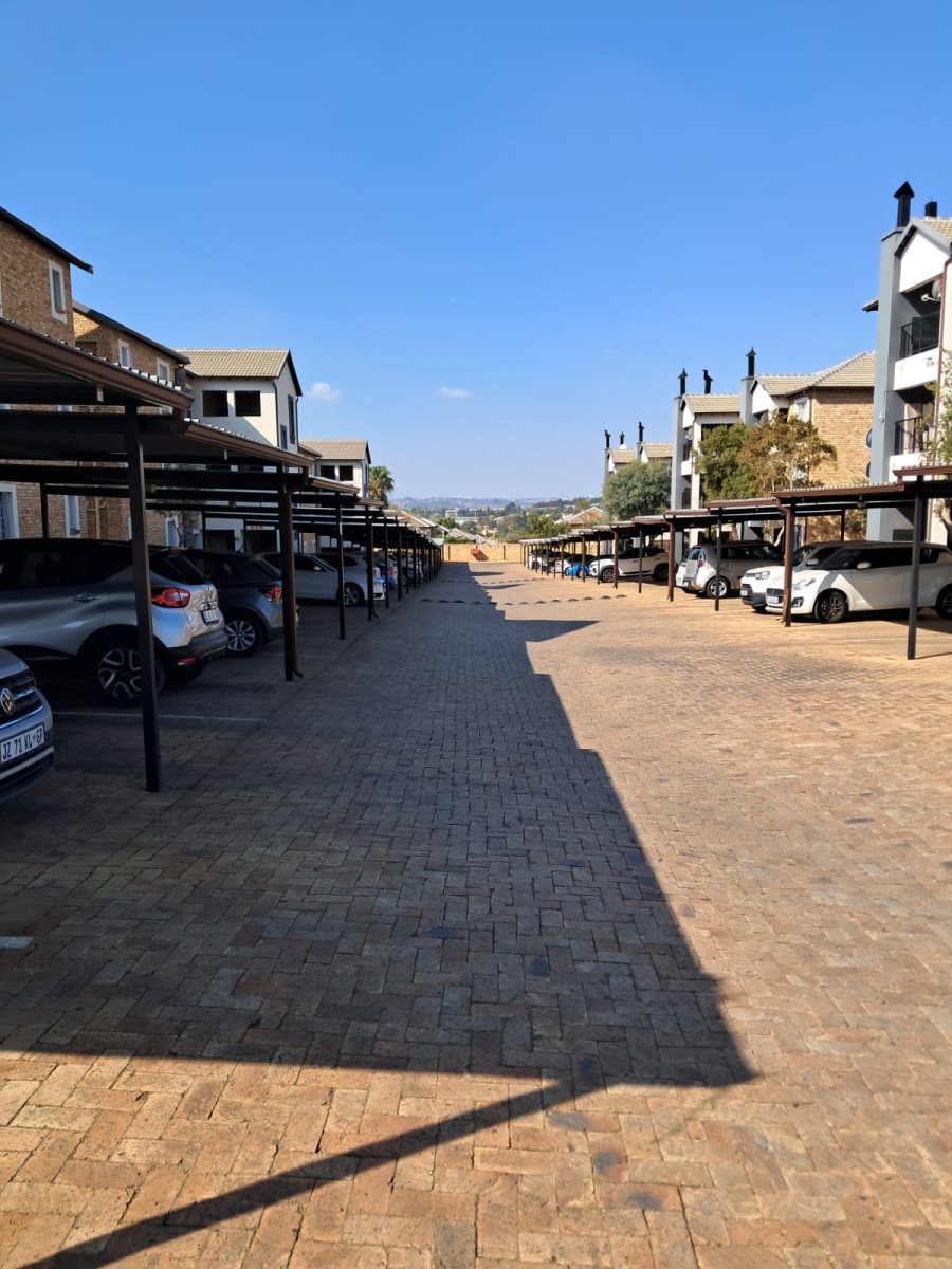 2 Bedroom Property for Sale in North Riding Gauteng