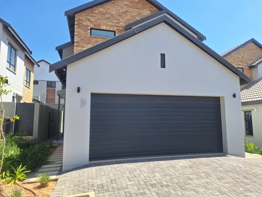 To Let 4 Bedroom Property for Rent in Broadacres Gauteng